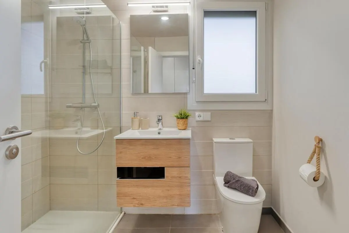 Modern Central Apt With Terrace Estepona